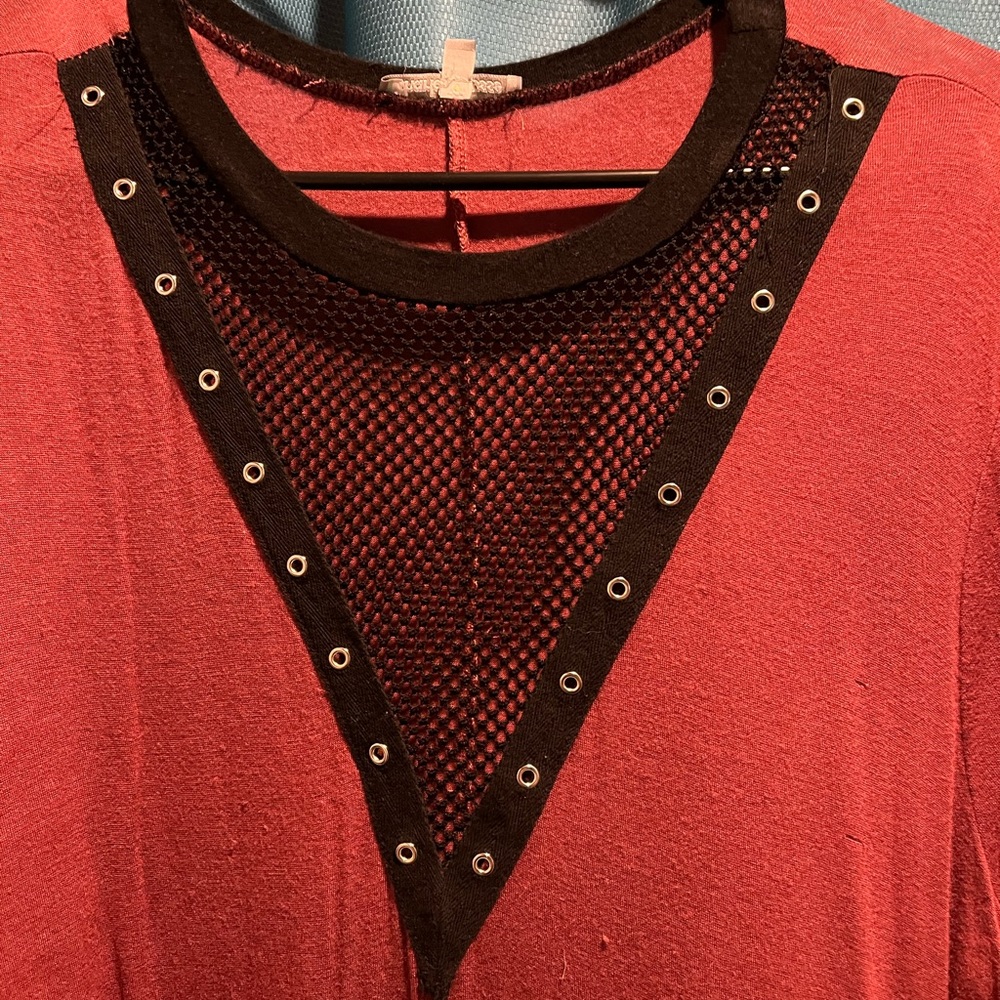 Mesh V-Neck Tee - Picture 2 of 4